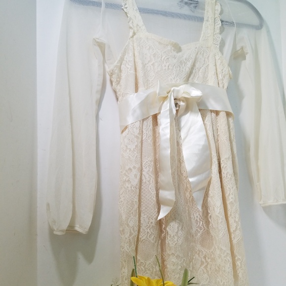 Guess Two-Layer Lace Top: size 10/12 or medium - Picture 1 of 5